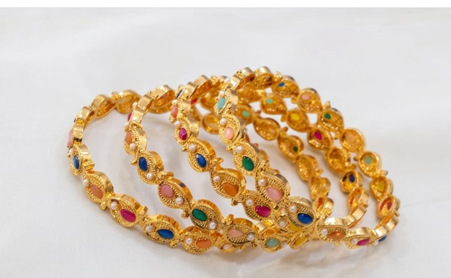 GOLD PLATED 4 BANGLE SET