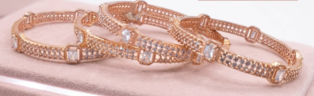 AD ROSE GOLD PLATED SET4 BANGLES