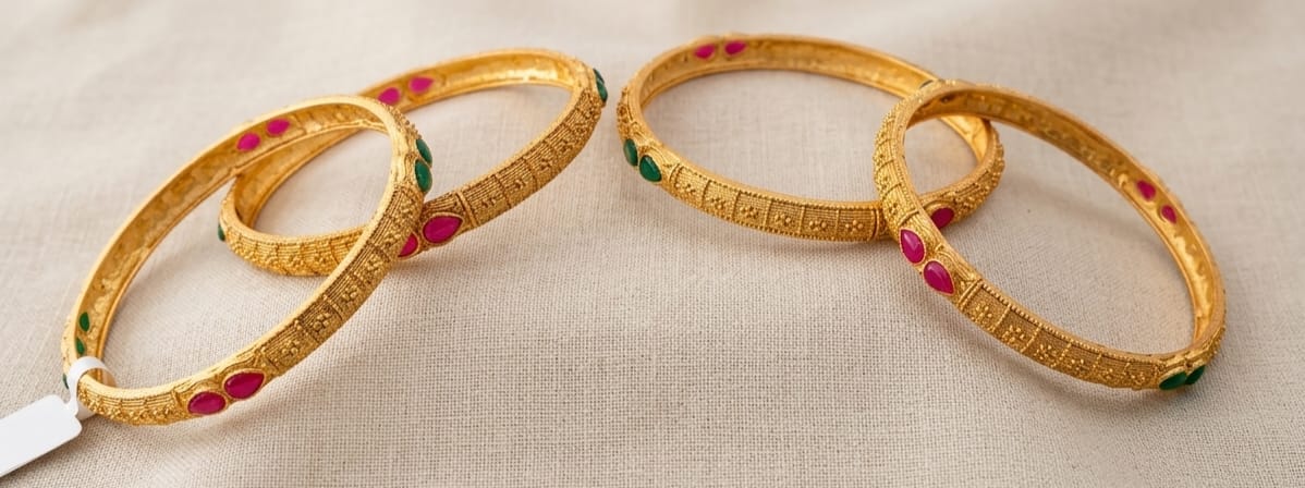 GOLD PLATED 4 BANGLE SET