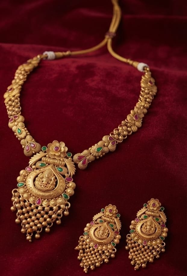HIGH GOLD NECKLACE WITH EARRINGS - Image 2